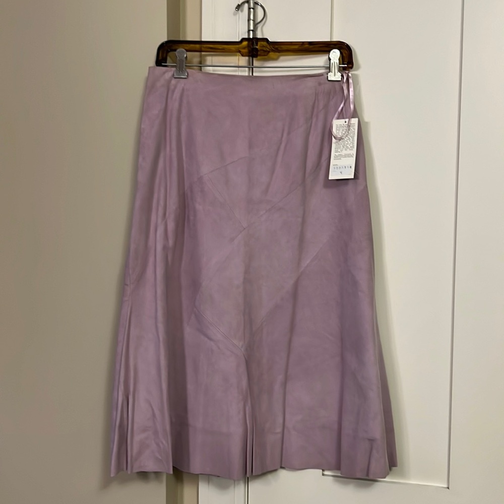 Vakko lavender suede skirt.
